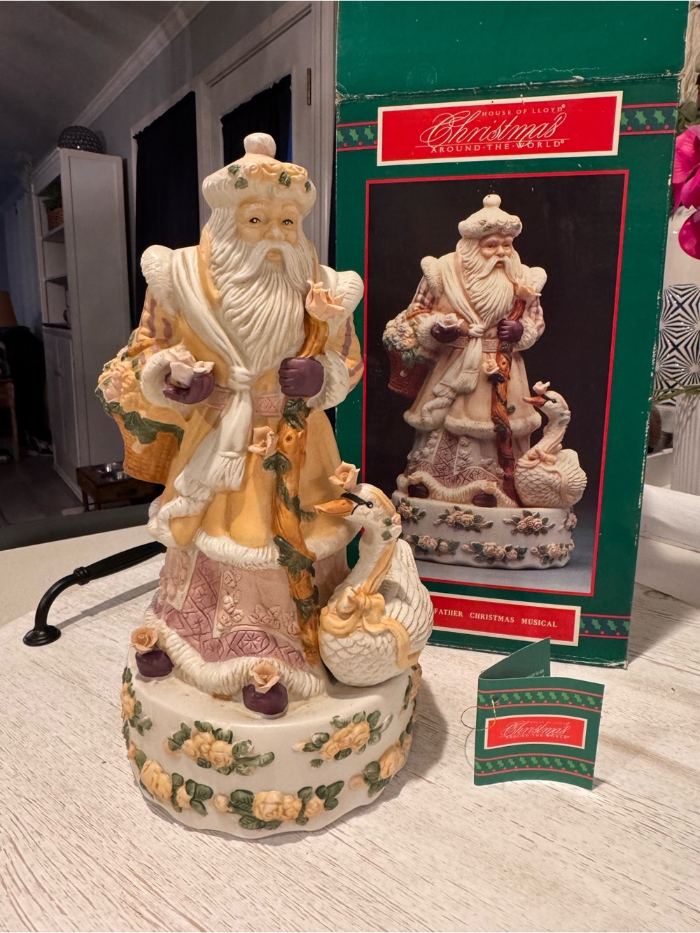 Christmas Around the World - Victorian Father Christmas - Musical Santa